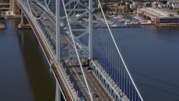 Φιλαδέλφεια Pennsylvania Aerial V50 Λεπτομέρεια Panning Του Ben Franklin Γέφυρα — Αρχείο Βίντεο