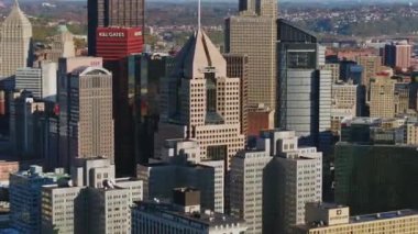 Pittsburgh Pennsylvania Havacılık v13 Panning kuş bakışı şehir merkezi silueti - Ekim 2017