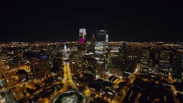 Philadelphia Pennsylvania Aerial Nachtaufnahme Von Wolkenkratzern Und Hohen Gebäuden Oktober — Stockvideo