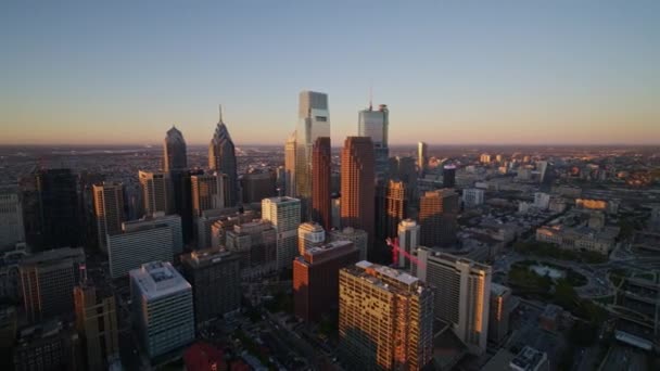 Filadelfia Pensylwania Aerial V11 Powolny Panoramiczny Widok Panoramy Miasta Wschód — Wideo stockowe