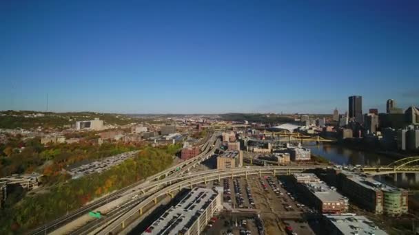 Pittsburgh Pennsylvania Aerial North Shore Cityscape Proletět Stadiony Říjen 2017 — Stock video