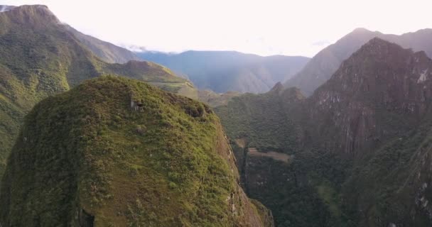 Aguas Calientes Peru Aerial Dağlar Machu Picchu Manzaraları Ile Şehrin — Stok video