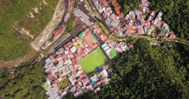 Aguas Calientes Perú Aerial V18 Volando Por Encima Ciudad Mirando — Vídeos de Stock