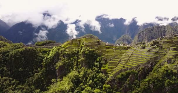 Machu Picchu Peru Flyg Flyg Lågt Runt Gamla Ruiner Panorering — Stockvideo