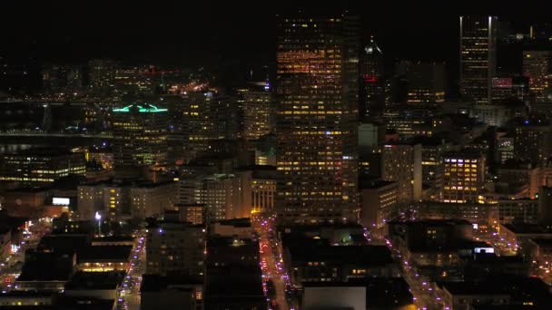 Portland Aerial V95 Rondvliegen Het Centrum Met Uitzicht Stad Nachts — Stockvideo