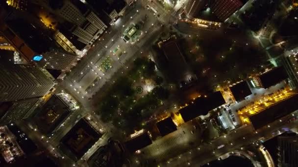 Providence Rhode Island Aerial Paisaje Urbano Vertical Nocturno Que Atraviesa — Vídeo de stock