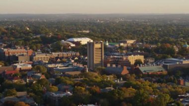Providence Rhode Island Havacılık v24 Panoramik Kolej Kampüsü Şehir Manzarası Gün doğumunda - Ekim 2017