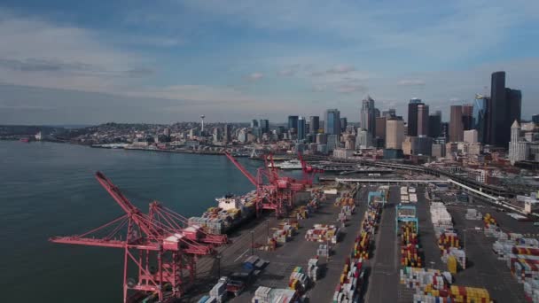 Seattle Aerial V91 Volar Bajo Sobre Astillero Con Vistas Paisaje — Vídeos de Stock