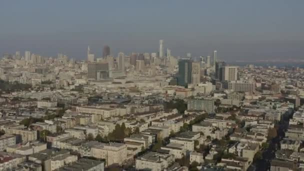 San Francisco Aerial V91 Bright Day Mid Vantage Cityscape Looking — Vídeo de stock
