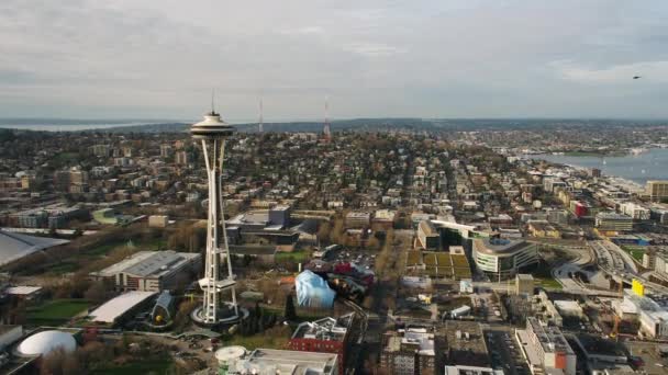 Seattle Havacılık V101 Şehir Merkezinde Alçaktan Uçuyor Space Needle Manzaralı — Stok video