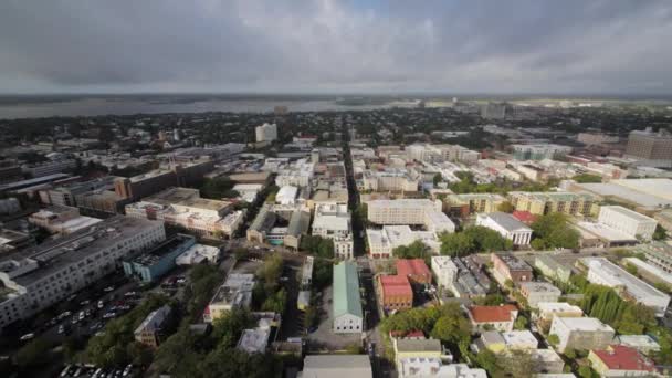 Charleston South Carolina Aerial V23 Panning Water View French Quarter — Stock Video