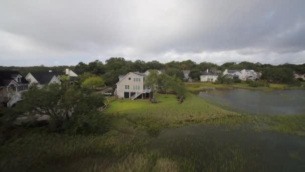 Charleston South Carolina Westchester Aerial V29 Flying Low Neighbourhood Cul — Video