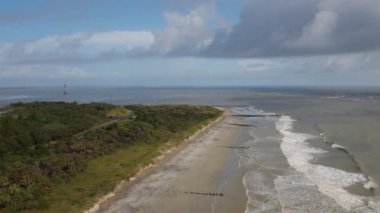 Charleston Güney Carolina Folly Plajı Havacılık v37 Folly Plajı üzerinde alçaktan uçuyor - Ekim 2017