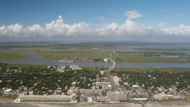 Charleston South Carolina Folly Beach Aerial V53 Hoog Achterwaarts Folly — Stockvideo