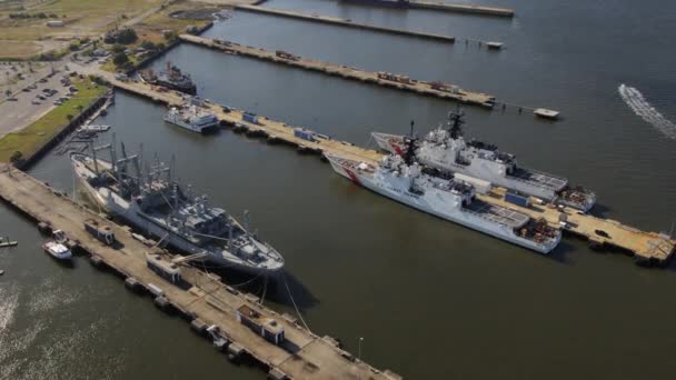 Charleston South Carolina Aerial V78 Birdseye Pohled Panning Loděnic Říjen — Stock video