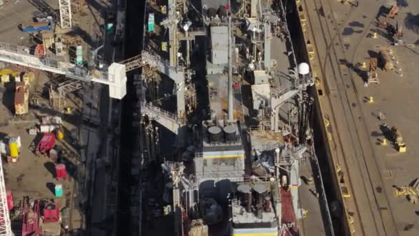 Charleston South Carolina Aerial V90 Birdseye View Ship Shipyard Price — стоковое видео