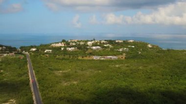 St. Maartin Hava V27 Baie Nettle bölgesi üzerinde alçaktan uçuyor - Ocak 2016