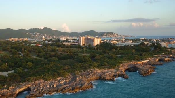 Maartin Aerial Flying Low Maho Area Panning January 2016 — Stock Video