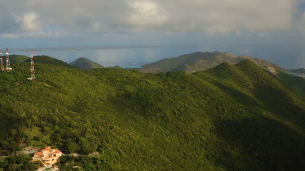Maartin Aerial V19 Flying Peak Area Panning Panoramic Island Views — Stock Video