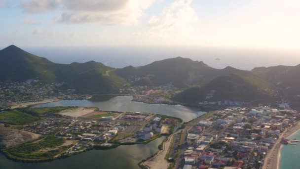 Maartin Antenn V37 Flyg Över Philipsburg Panorama Med Panoramautsikt Över — Stockvideo