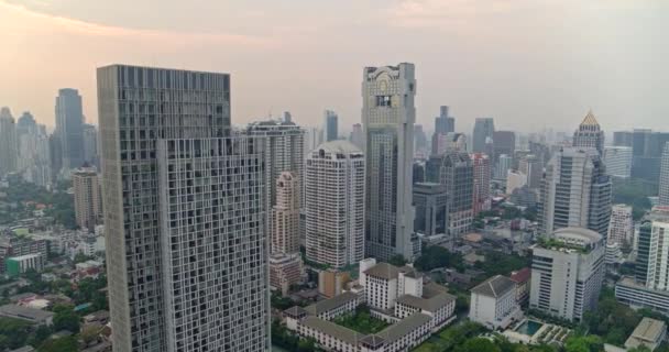 曼谷泰国航空V2 Birdseye旋转近视Thung Maha Mek的住宅 2018年3月 — 图库视频影像