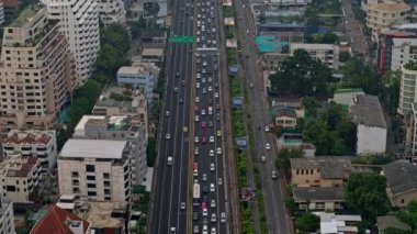 Bangkok Tayland Hava V90 Chalerm Maha Nakhon Otoyolu üzerinde şehir manzaralı uçuyor - Mart 2018