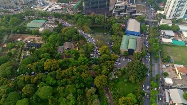 Bangkok Thailand Air V82 Flying Overhead Taman Lumphini Berputar Sekitar — Stok Video