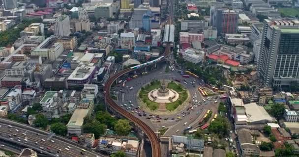 Bangkok Thailand Luchtfoto V106 Langzaam Panning Detail Zicht Victory Monument — Stockvideo