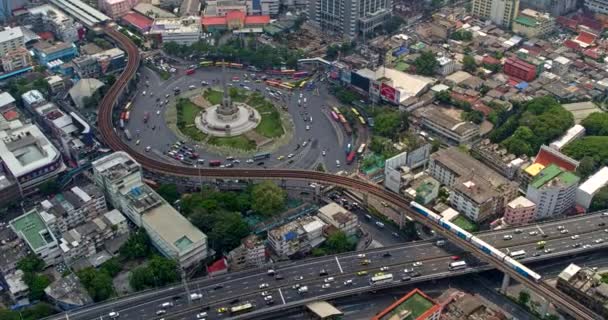 Bangkok Tailandia Aerial V107 Panning Birdseye Victory Monument Rotonda Autopista — Vídeos de Stock