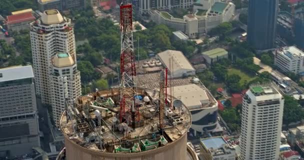 Bangkok Thailandia Aerial V126 Close Tower Rooftop Detail Panning City — Video Stock
