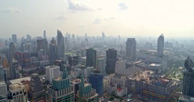 Bangkok Tayland Havacılık v160 Panning kuş bakışı şehir manzarası geriye doğru hareket ediyor - Mart 2018