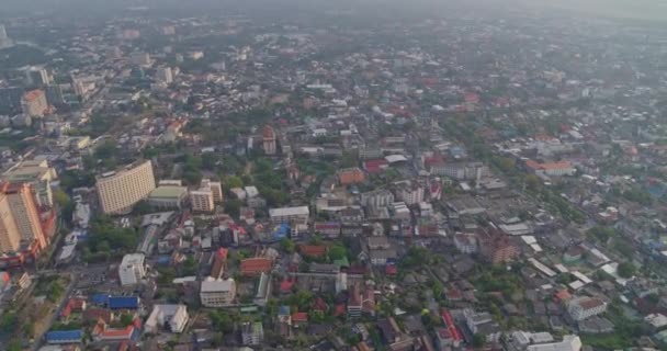 Chang Mai Thailand Luchtfoto V12 Panning Birdseye Kijkt Neer Stadsgezicht — Stockvideo