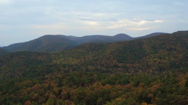 Countryside Aerial Flying Low Autumn Rolling Hills Panning Helen Novembre — Video Stock