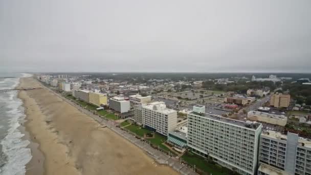 Virginia Beach Aerial Widok Lotu Ptaka Morze Budynkami Poruszającymi Się — Wideo stockowe