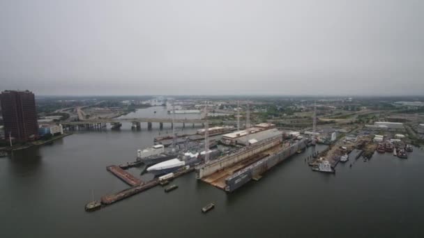 Norfolk Virginia Aerial Panning Washington Point Shipyard Říjen 2017 — Stock video