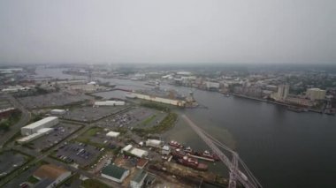 Waterside Bölgesi ve Portsmouth çevresinde Norfolk Virginia Havayolları v4 Panning - Ekim 2017