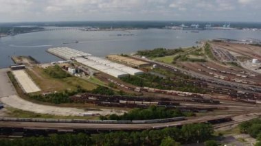 Norfolk Virginia Havayolları V14 Demiryolu Terminali ve Nehri 'nin Birdseye' ı aşağı ve yukarı bakıyor - Ekim 2017