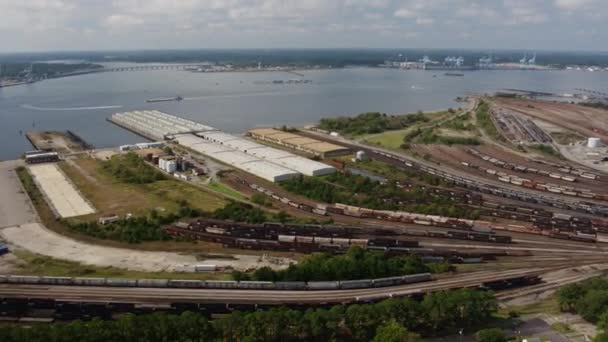 Norfolk Virginia Aerial V14 Birdseye Railway Terminal River Looking Out — 图库视频影像