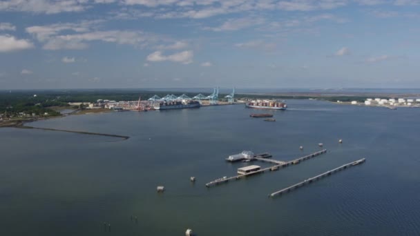 Norfolk Virginia Aerial V20 Birdseye Vliegt Rivier Richting Containerterminal Oktober — Stockvideo