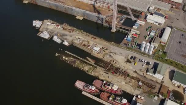 Norfolk Virginia Aerial V31 Birdseye Vertical Detail Shipyard Cranes 2017 — Stock videók