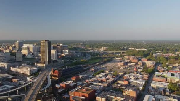 Richmond Virginia Aerial Panorâmica Para Birdseye Paisagens Urbanas Pôr Sol Vídeo De Stock