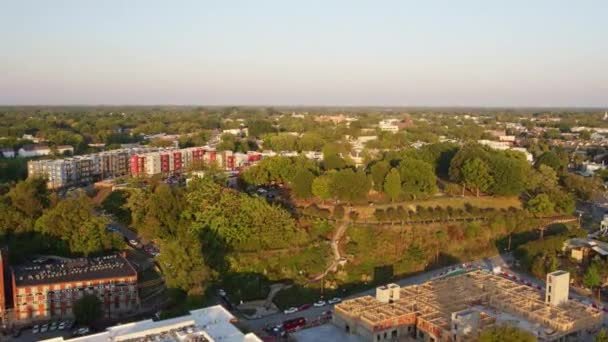 Richmond Virginia Aerial Panning Birdseye Cityscape Sunset Park Downtown Details — Αρχείο Βίντεο