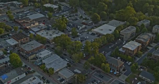 Roswell Georgia Aerial Birdseye Shot Calm Neighbourhood Traffic Forest Sunset — Stock video