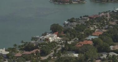 Sarasota Florida Havacılık v3, Lido anahtarı ve körfez kıyısına doğru eğiliyor - DJI Inspire 2, X7, 6k - Mart 2020