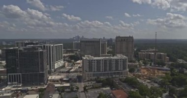 Atlanta Georgia Havacılık V689, Buckhead Mahallesi 'nin gündüz görüntüsü - DJI Inspire 2, X7, 6k - Ağustos 2020