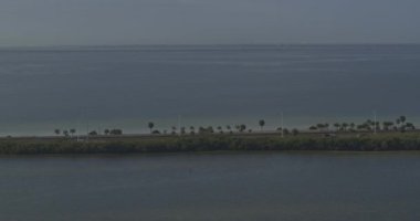 Tampa Florida Havacılık V62 sol tarafta, Old Tampa Körfezi ve Town n Country Mahallesi - DJI Inspire 2, X7, 6k - Mart 2020