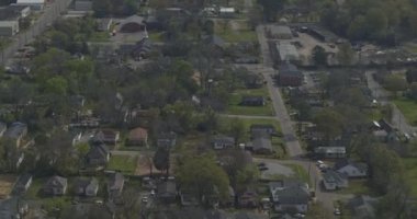 Montgomery Alabama Havacılık V18, yerel mahalleyi eyalet üniversitesi kampüsüne çevirdiğini gösteriyor - DJI Inspire 2, X7, 6k - Mart 2020