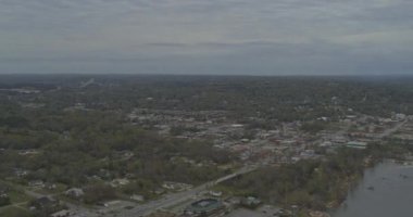 Columbus Georgia Havacılık V3 'ün sağ kanadı, Chattahoochee Nehri ve Phenix Şehri - DJI Inspire 2, X7, 6k - Mart 2020