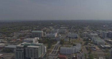 Montgomery Alabama Havacılık V13, başkent binalarının ve çevre bölgelerin kuş bakışı görüntüsü - DJI Inspire 2, X7, 6k - Mart 2020