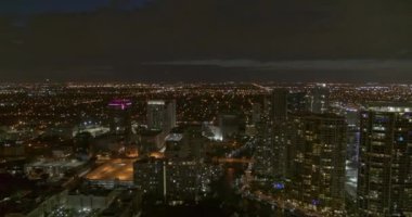 Fort Lauderdale Florida Havalimanı V8 soldan sağa şehir merkezine ve geceleri banliyölere - DJI Inspire 2, X7, 6k - Mart 2020